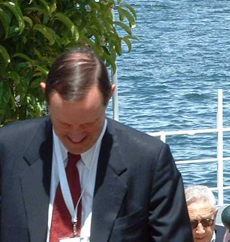 Kissinger at Bilderberg 2004