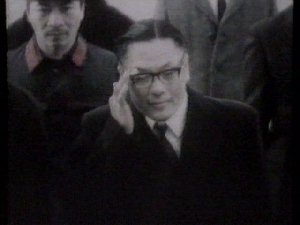 Survivors - flask dropping man gets a headache